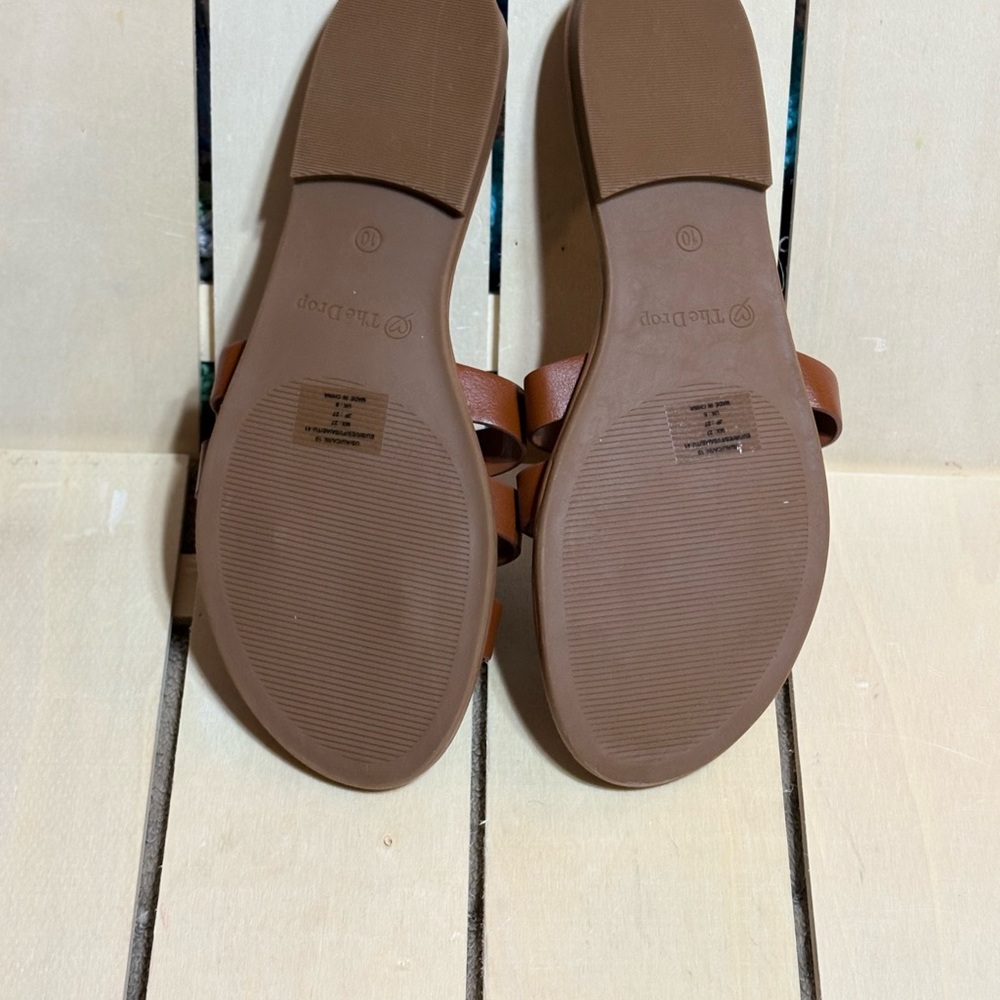 The Drop Women's Brown Slide Sandals with Interlocking Strap - Picture 4 of 7